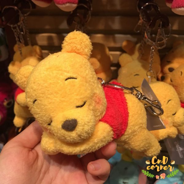 Plush 公仔 Pooh Sleeping on Stomach Plush Keychain 小熊維尼趴睡公仔掛飾 Pooh and Friends 小熊維尼與好友